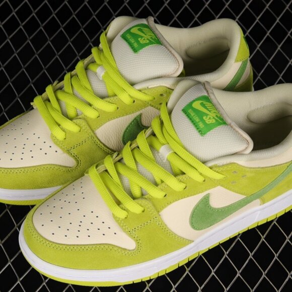 Nike SB Dunk Low "Green Apple" - Picture 1 of 8